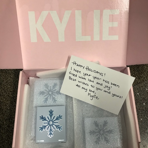 Kylie Holiday Highlighter ❄️ - Picture 5 of 6